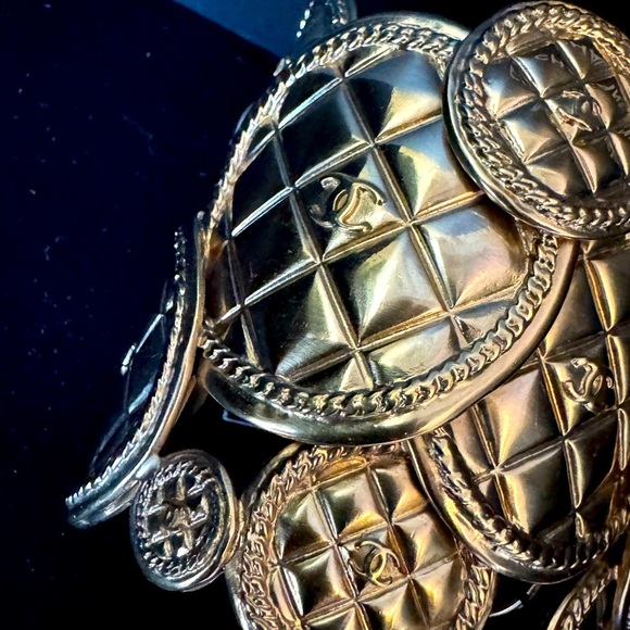 CHANEL Cuff bracelet. Unique design! Rare - Picture 3 of 10
